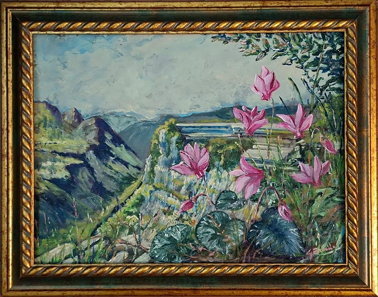 Verso Forte Corbin. Ciclamini lungo il sentiero